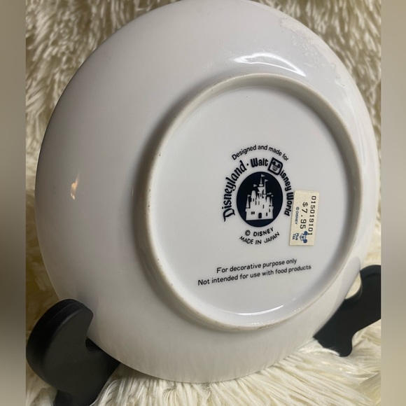 Small vintage Disneyland collector plate - Picture 2 of 5